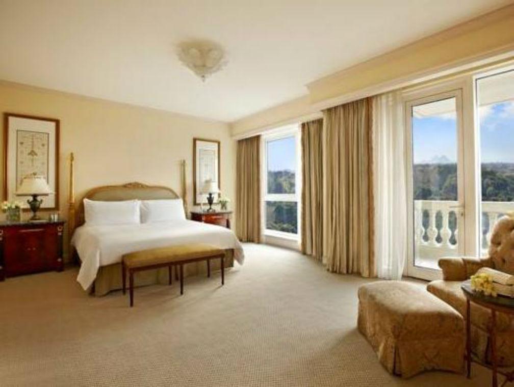 Four Seasons Cairo At The First Residence Giza Exterior foto A bedroom at the Four Seasons Hotel