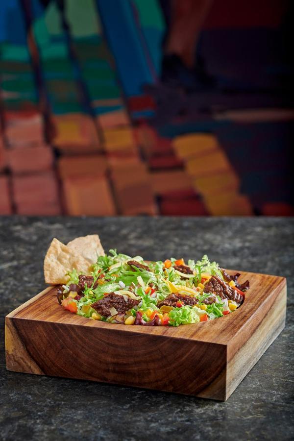 Four Seasons Cairo At The First Residence Giza Exterior foto A steak salad